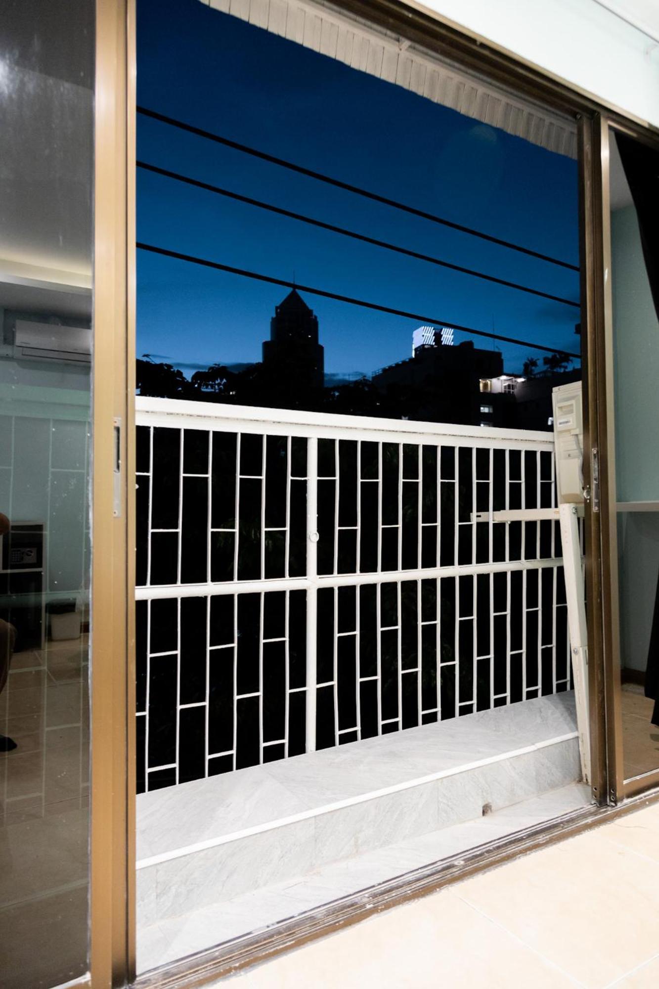 Cozy Stay Inn Banguecoque Exterior foto